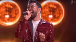 Казахстанец развернул кресла всех наставников в шоу "Голос России"