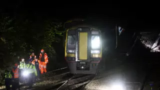 Два поезда столкнулись в Британии