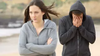 Кто переживает разрыв отношений сильнее, выяснили ученые