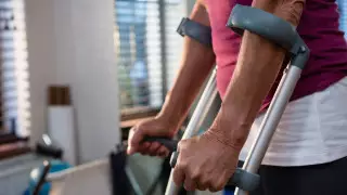 Парню ампутировали ногу после наезда женщины на внедорожнике в СКО