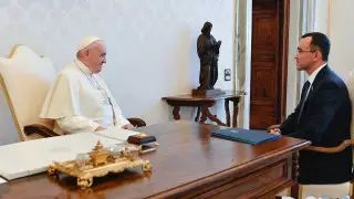 Президент Токаев пригласил Папу Римского в Казахстан