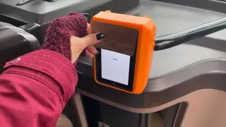 Оплату проезда банковской картой снова тестируют в автобусах Нур-Султана