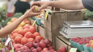 В правительстве снова заявили о нулевом росте цен на продукты за неделю