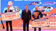 Чемпиону мира по боксу Темиртасу Жусупову подарили квартиру