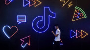 TikTok будет предупреждать пользователей об опасных челленджах