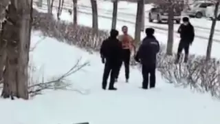 Окровавленный мужчина без верхней одежды разгуливал на морозе в Усть-Каменогорске