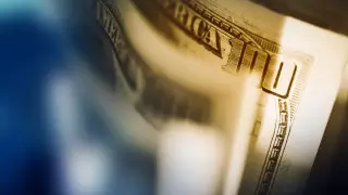 Курс доллара снизился