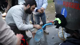 "Белорусский народ платит за содержание беженцев" - политолог о ситуации на границе с Польшей