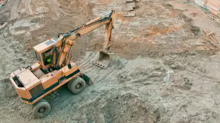 Рабочего придавило ковшом экскаватора в Акмолинской области