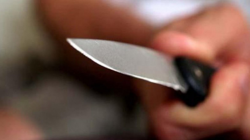 Мужчина ранил ножом родственницу и вмешавшуюся супругу в Мангистауской области
