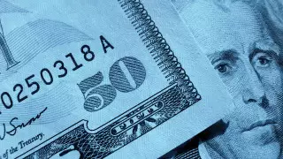 Курс доллара резко снизился