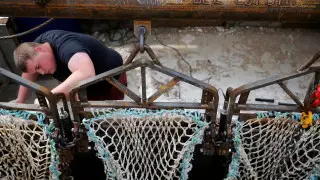 Французские рыбаки пригрозили заблокировать Евротоннель из-за споров с Британией