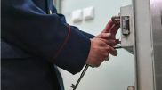 19-летнего москвича поместили в СИЗО за справленную нужду на стенд с ветераном