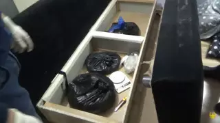 Мешки с наркотиками прятали среди корма для животных в столичном зоосалоне