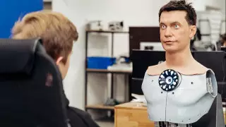 Продать лицо роботу за 200 тысяч долларов предлагает компания в США