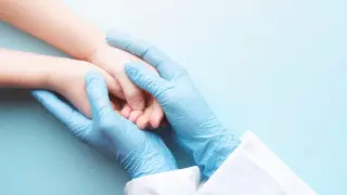 Двое младенцев умерли от коронавируса в Казахстане