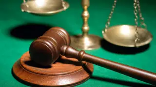 Павлодарца наказали за видео с показавшей неприличный жест продавщицей