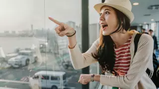 Поле для гольфа, ЗАГС и собачий парк. Какие необычные места есть в аэропортах