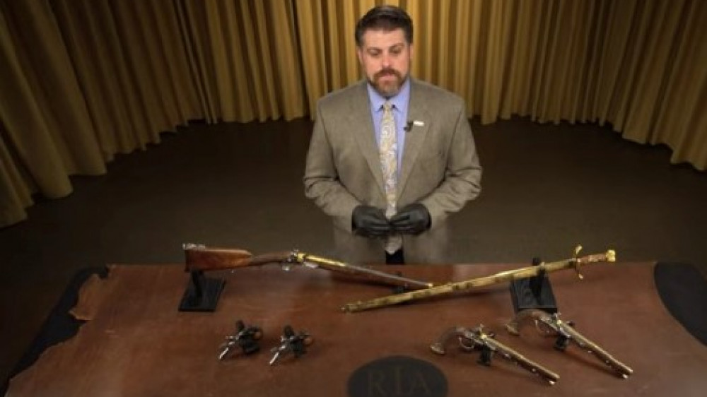 Пистолеты и меч Наполеона продали с аукциона