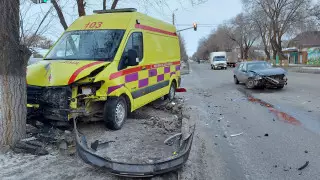 ДТП со скорой в ЗКО: пострадали 2 фельдшера