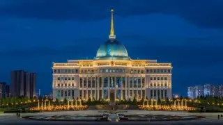 Президент Токаев наградил ряд казахстанцев