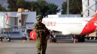Два взрыва прогремели в аэропорту в Колумбии