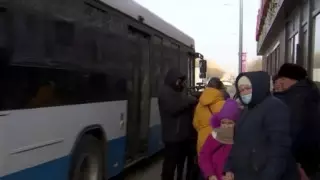 37 водителей автобусов не вышли на маршрут из-за невыплаты премий в Актобе