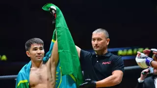 Арман Ашимов с одного удара нокаутировал соперника в бою на голых кулаках