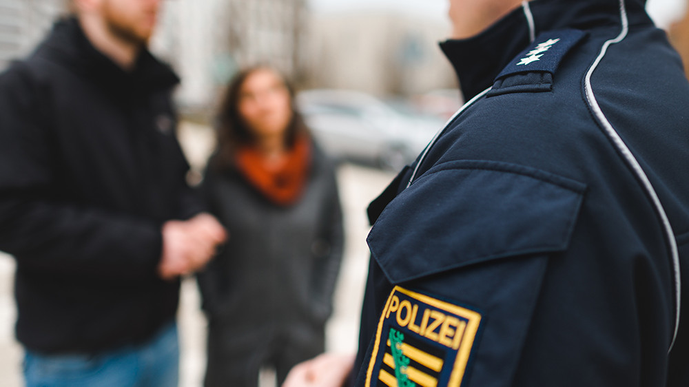 Полиция расследует вероятный сговор антивакцинаторов в Германии