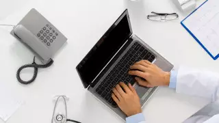 До 4 лет колонии грозит бывшему главному медику Байконура за хищения