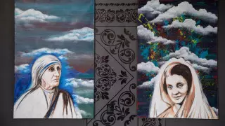 Церемония передачи портретов святой Терезы и Индиры Ганди прошла в "Куланши"