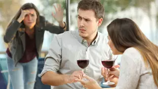 Психолог назвал один общий признак всех изменщиков