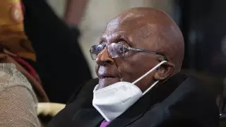 Нобелевский лауреат Десмонд Туту умер в возрасте 90 лет