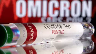 "Омикрон" научился обходить иммунную защиту - ВОЗ