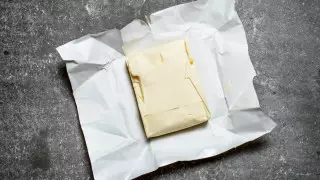 Раскрыт простой способ определить качественное сливочное масло