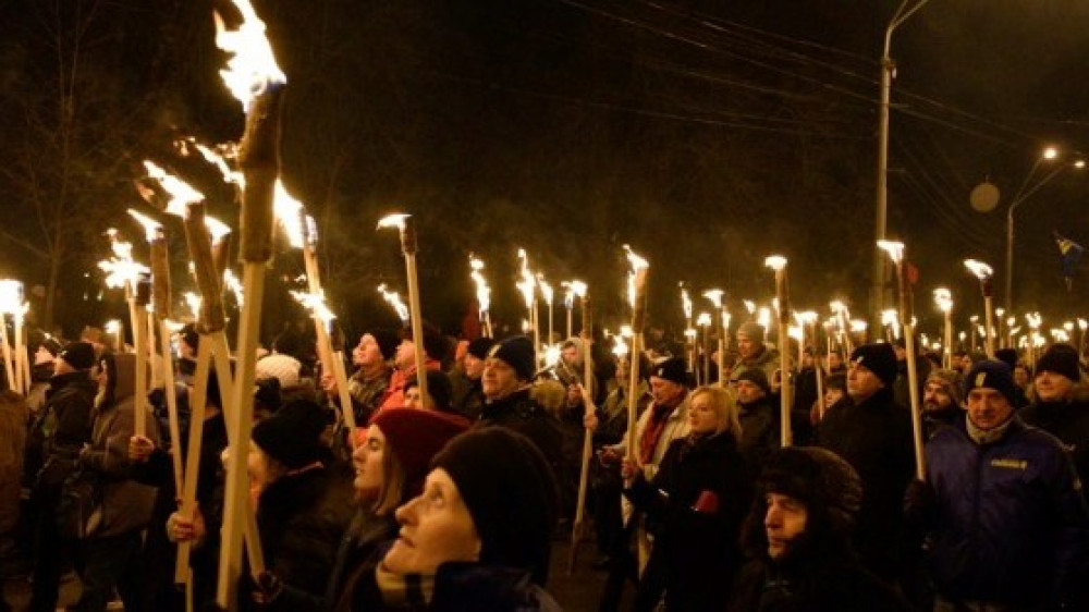 В Киеве прошло факельное шествие в честь дня рождения Бандеры