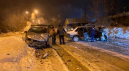 6 человек пострадали в лобовом столкновении двух авто в ВКО