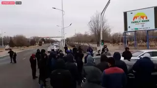 Митинг в Жанаозене. Причину роста цены на газ озвучили в акимате и Минэнерго