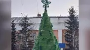 Елка из ковролина из села в СКО стала объектом для шуток в Казнете
