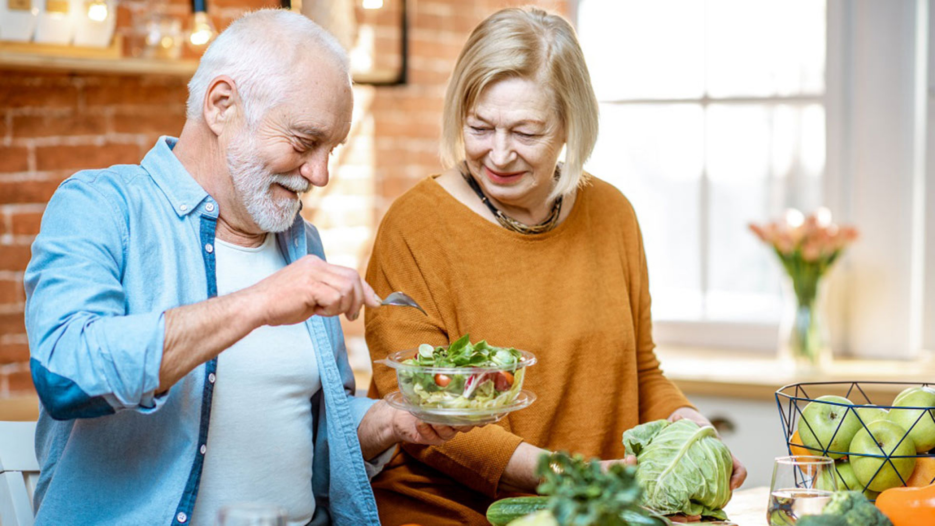 Старшие долголетие. Здоровое питание для пожилых. Пожилые люди. Продукты для пожилых людей. Правильное питание для пожилых.