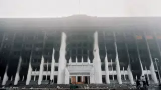 Как выглядела главная площадь Алматы после погромов