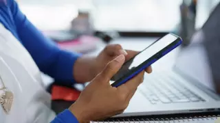 Казахстанцам бесплатно начислят 200 СМС и 300 минут звонков