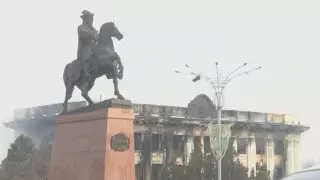 Сапарбаев: Просим жителей не выходить из дома без особой надобности