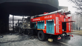 Семь пожарных машин угнали в Алматы под угрозой расправы