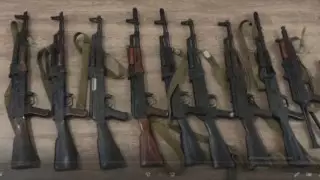 Автоматы Калашникова, доллары и кыргызские сомы были у задержанных в Жамбылской области