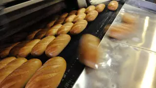 Работа хлебозаводов, рынков и АЗС восстанавливается в Алматы