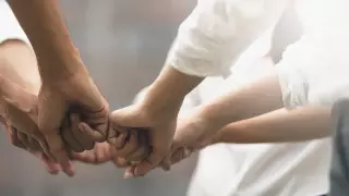 К каким волонтерам за помощью могут обратиться пожилые и одинокие алматинцы