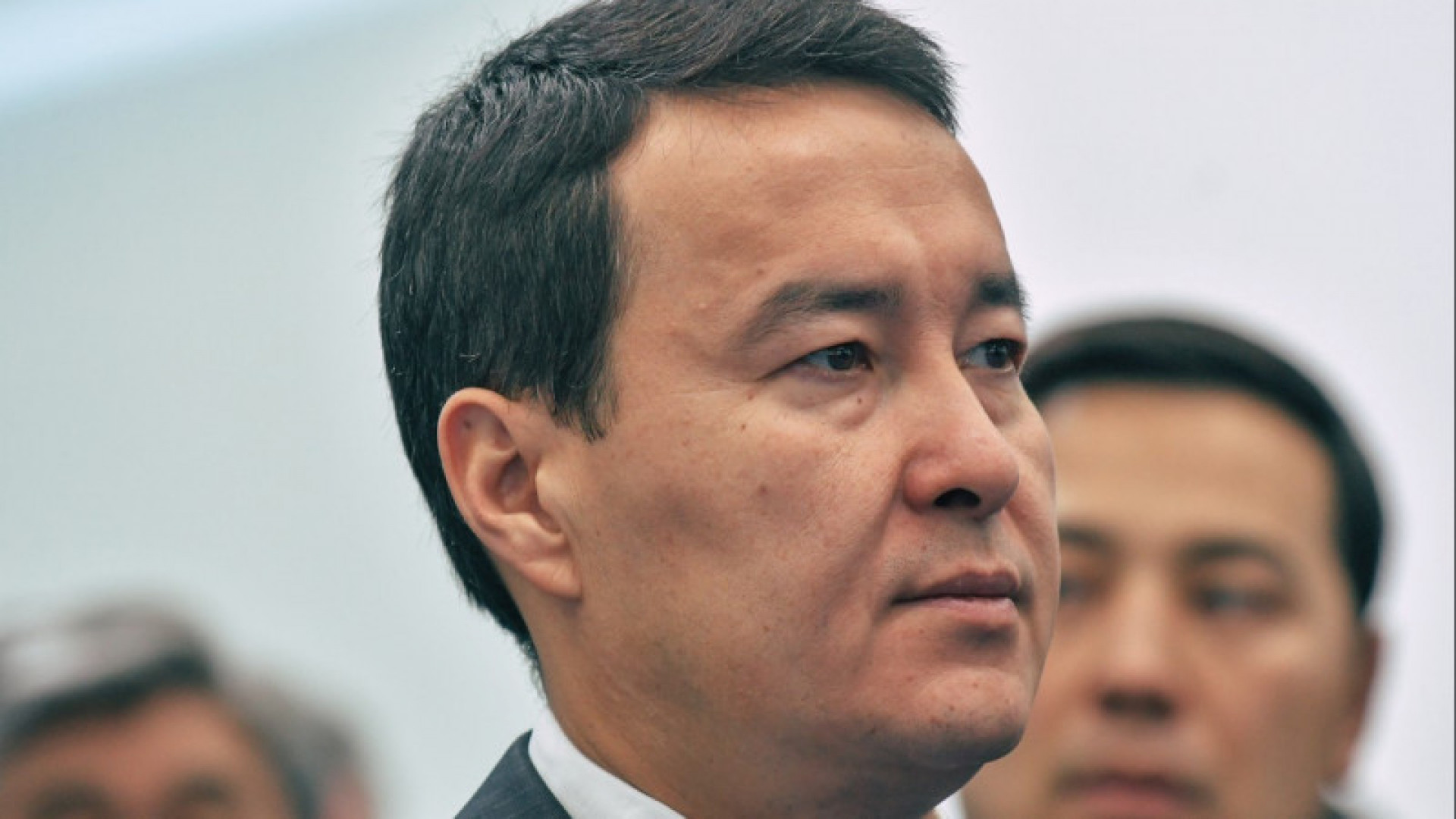 Премьер министр п. Премьер Смаилов Казахстан. Премьер министр Казахстана 2022. Токаев и премьер-министр Казахстана.