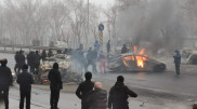 Алматинец рассказал, как спасал военных от разъяренной толпы