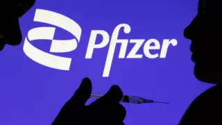 Казахстанцы старше 60 лет могут ревакцинироваться Pfizer 